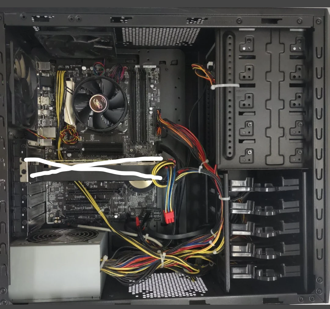 ゲーミングPCの素材の写真3枚目