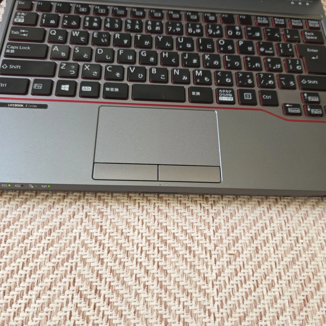 富士通 LIFEBOOK T725/Kの写真2枚目