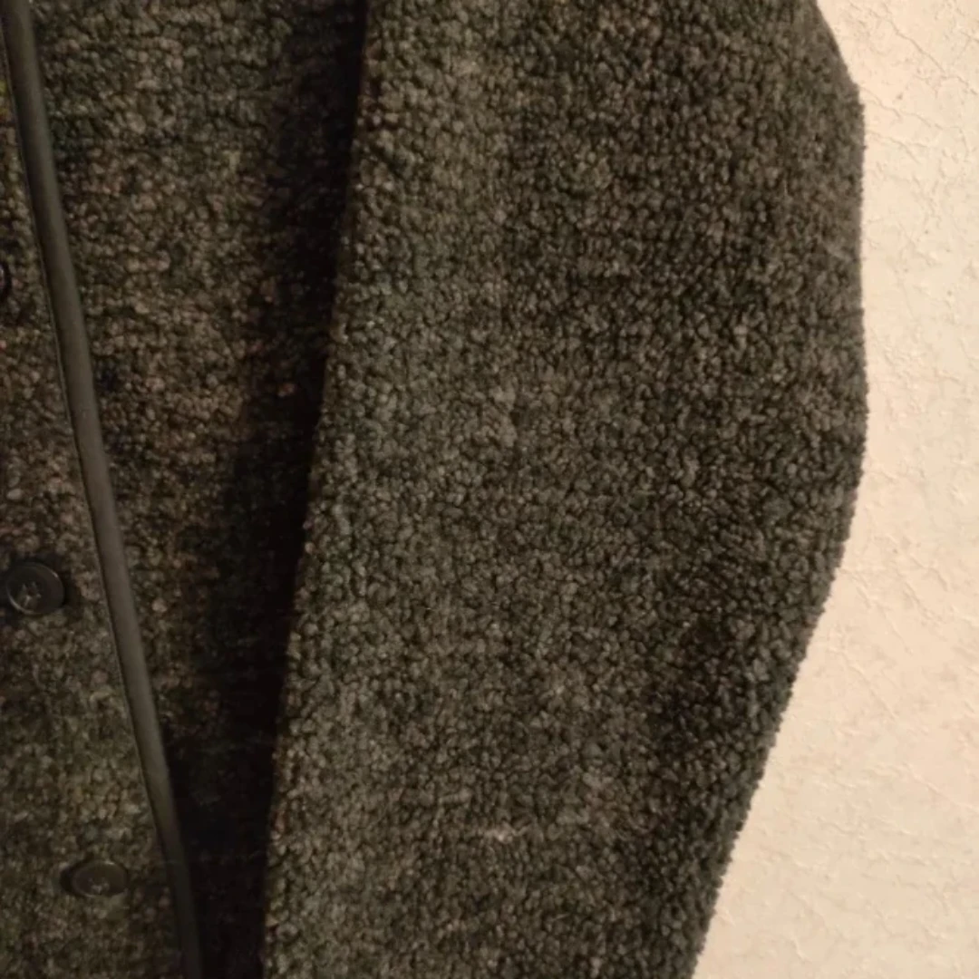 【美品】2025年購入　UNIQLO ボア フリース カーディガン ダークグレーの写真3枚目