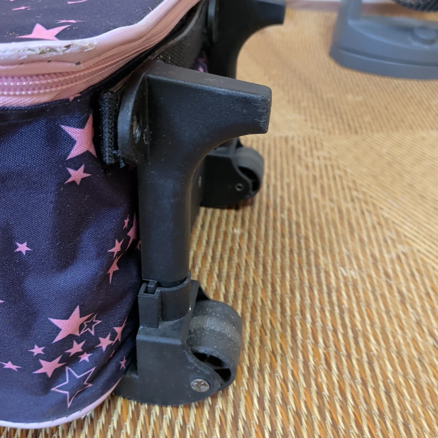 星柄 キャリーケース ピンクの写真6枚目