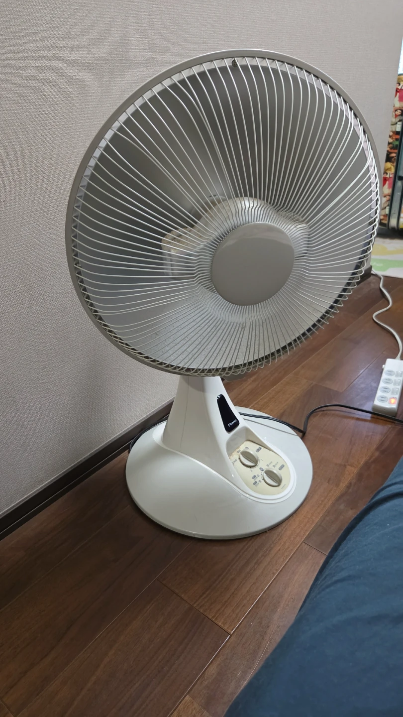 【10月18日迄の受付】ピエリア 扇風機型ヒーター HL-342M