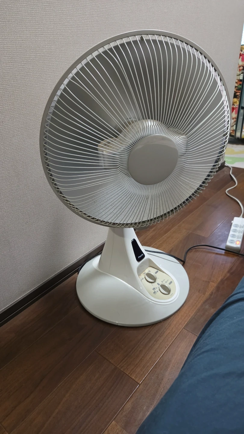 【10月18日迄の受付】ピエリア 扇風機型ヒーター HL-342M
