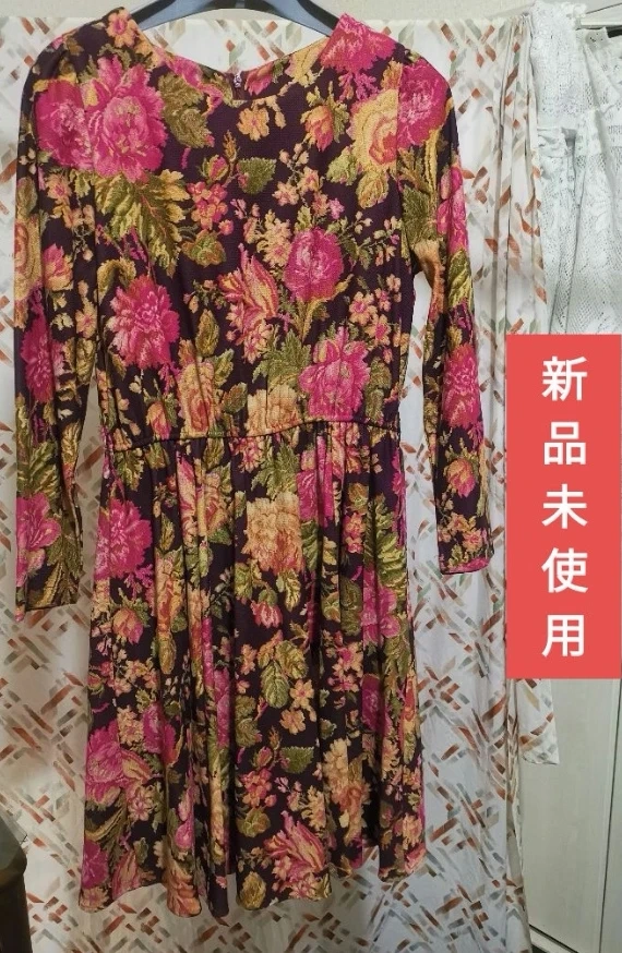 【新品未使用】秋、冬用花柄ワンピース パープル系Mサイズ