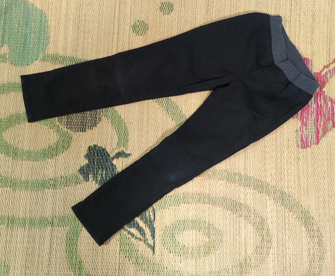 ユニクロ キッズ パンツ 黒 M 125-135cm
