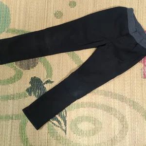 ユニクロ キッズ パンツ 黒 M 125-135cm