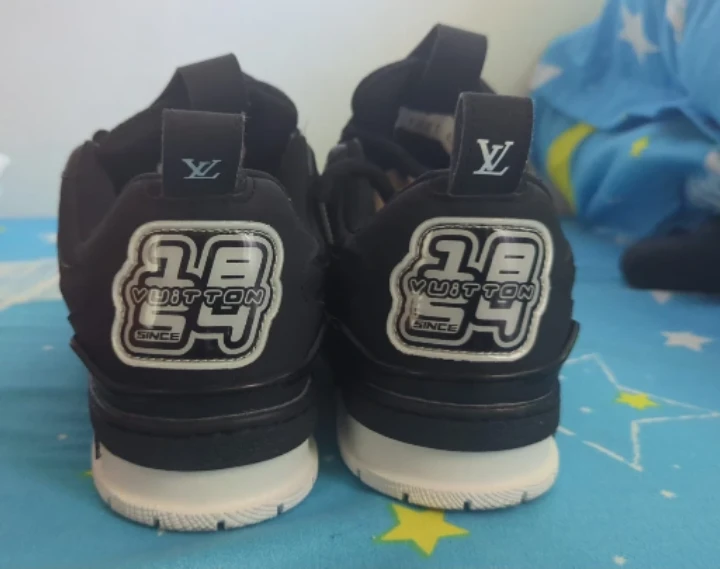 ルイヴィトン LV スケート スニーカー ブラック 44の写真4枚目