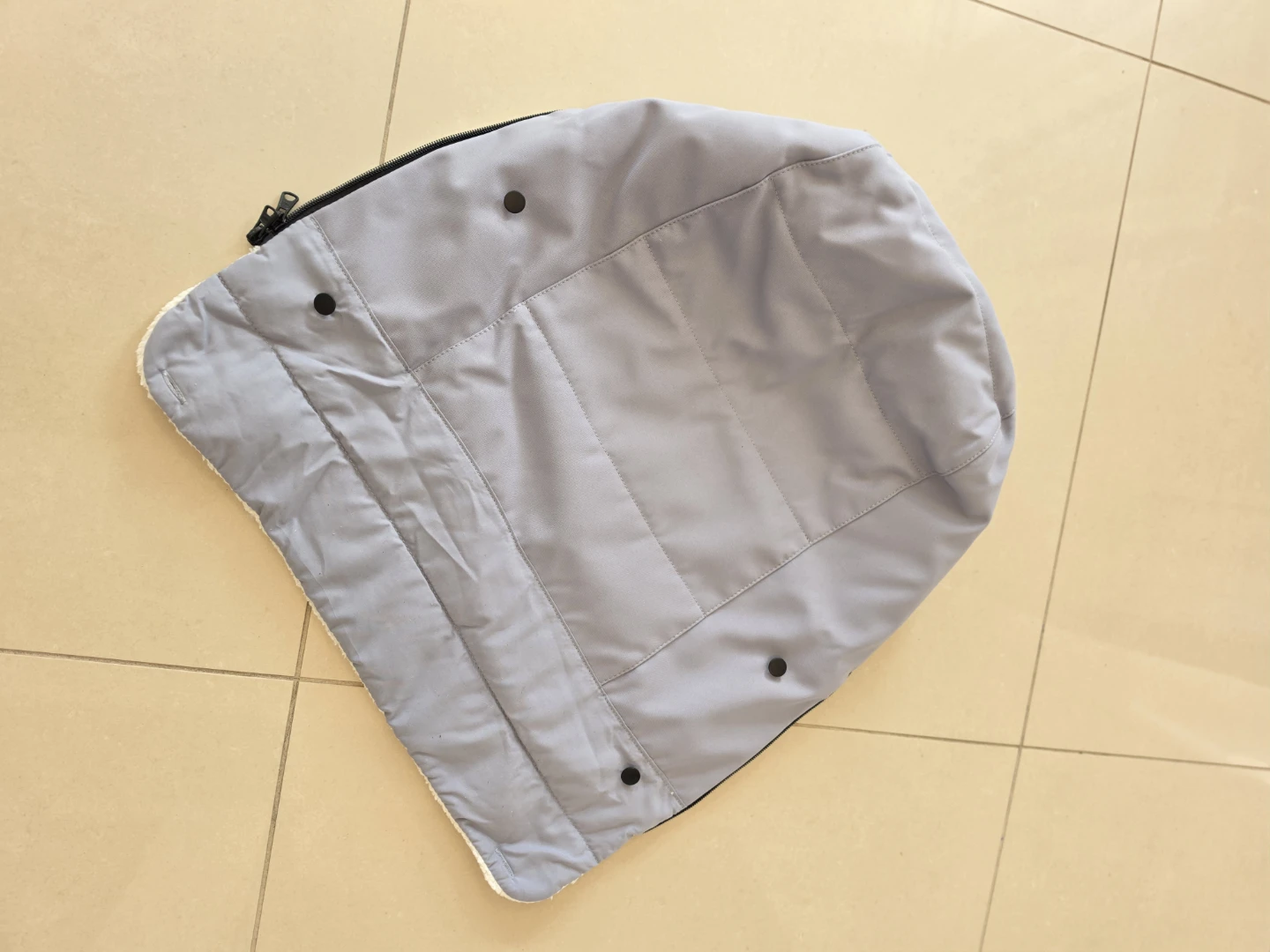 BABYZEN ベビーゼン 新生児用アクセサリー　フットマフ グレーの写真2枚目