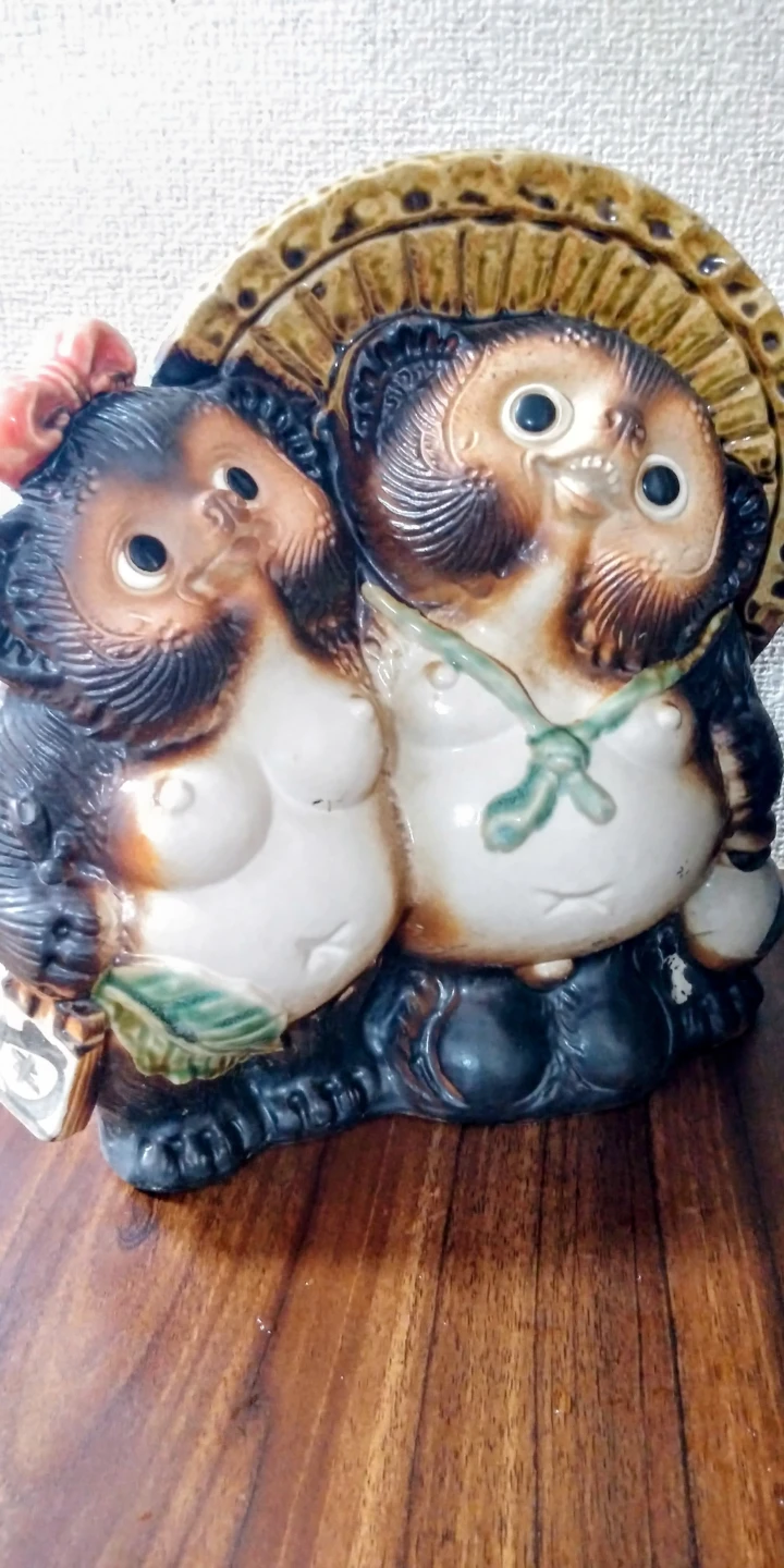 信楽焼 たぬきの置物 2体セットの写真3枚目