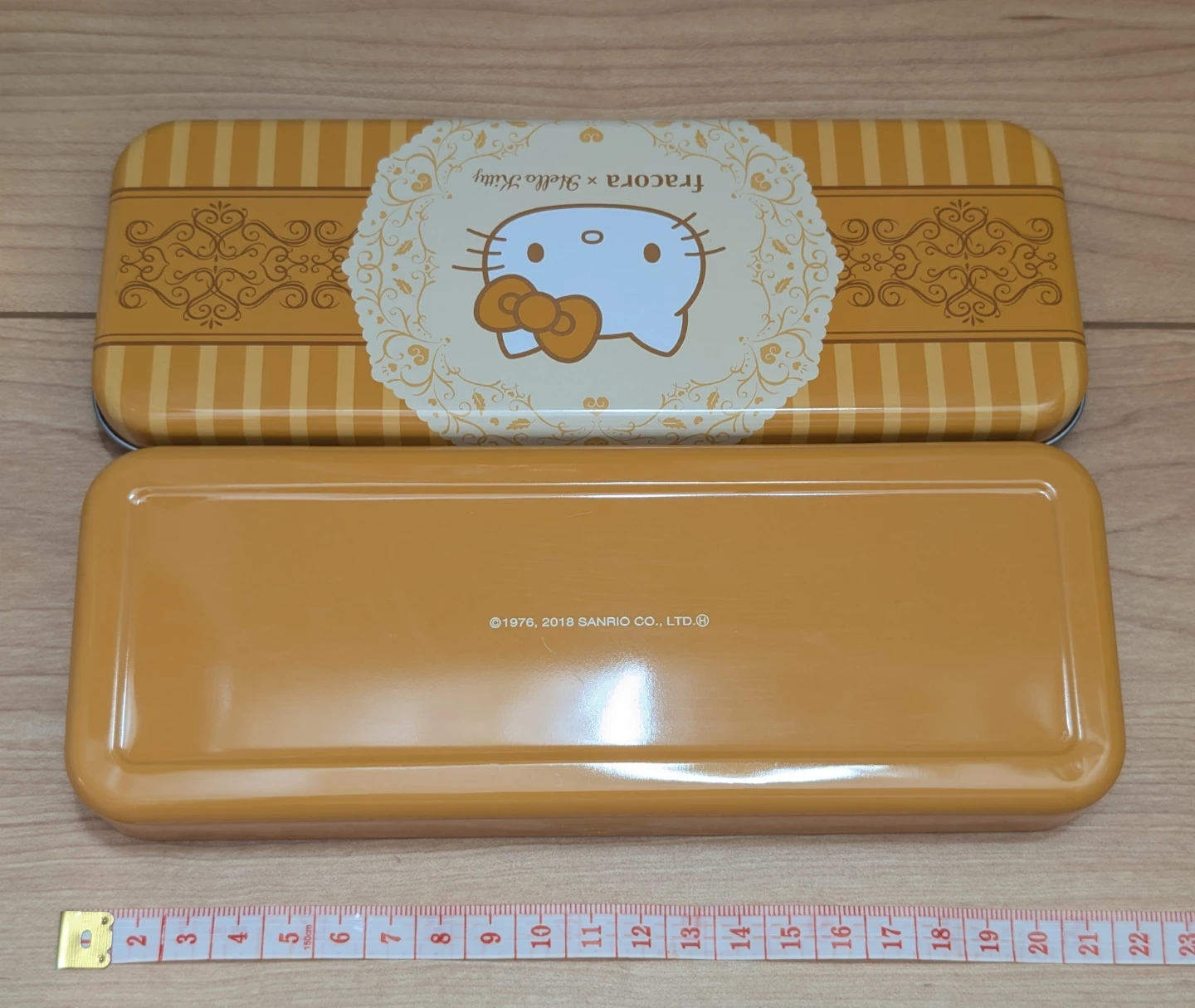 フラコラ ハローキティ 缶ケースの写真3枚目