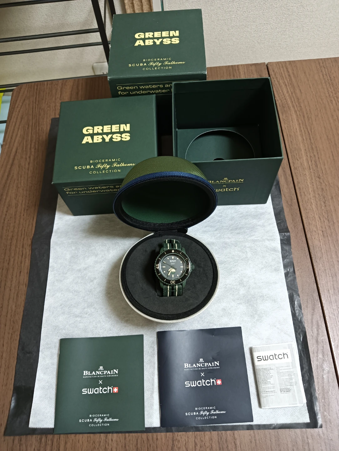 新品同様未使用。BLANCPAIN × SWATCH グリーンアビス 自動巻き 腕時計の写真2枚目
