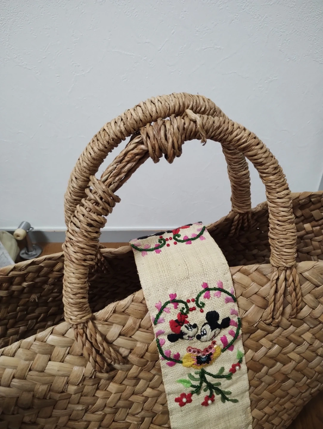 BEAMS購入★大きめサイズミッキー&ミニー刺繍 カゴバッグの写真4枚目