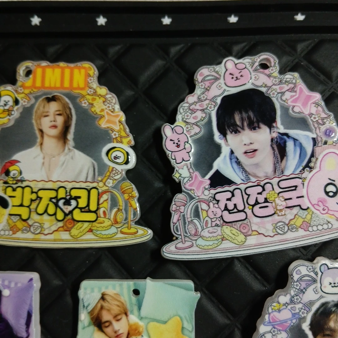💗新品新作 BTSアクリルチャーム 一点売りの写真3枚目