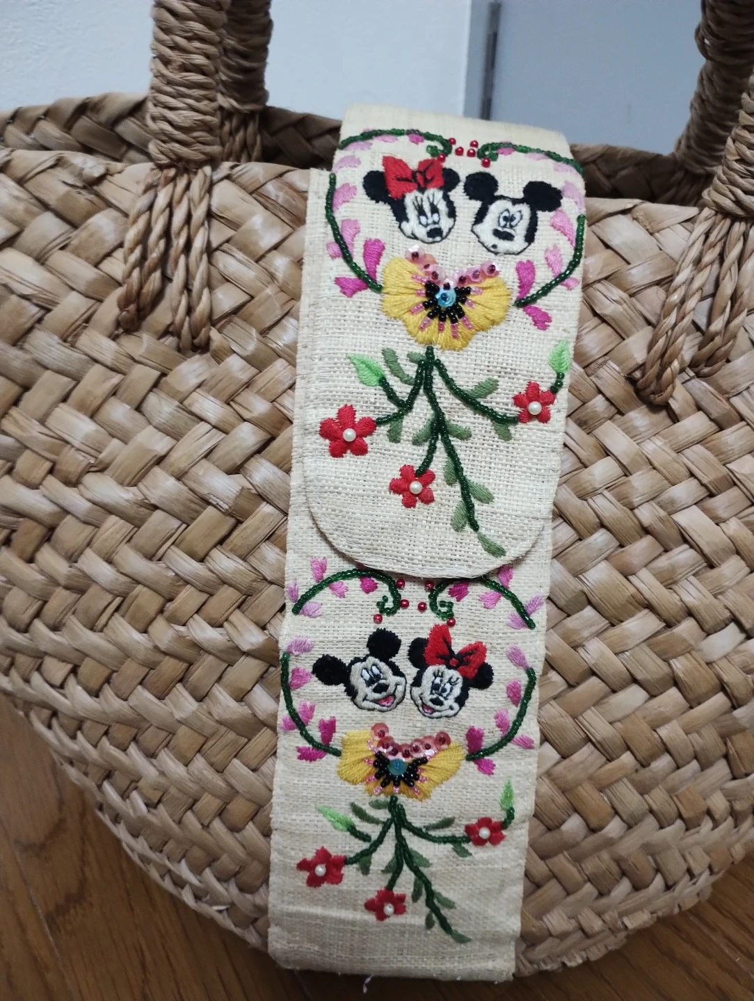 BEAMS購入★大きめサイズミッキー&ミニー刺繍 カゴバッグの写真2枚目