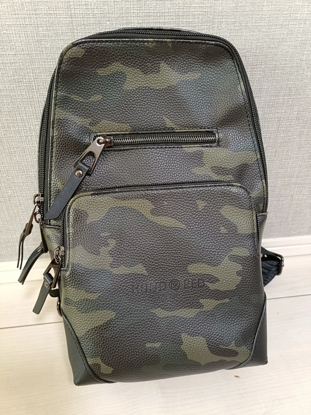 【HUND RED japan】メンズ ボディバッグ ワンショルダーバッグ カモフラ柄 ブラックの写真3枚目