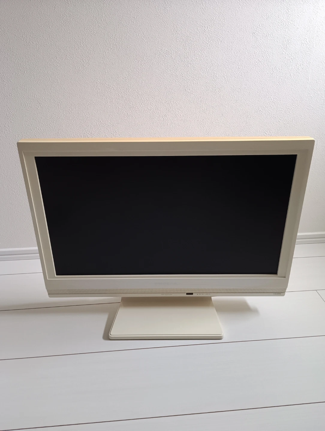 ピクセラ 液晶テレビ 22型 ホワイト PRD-LA103-22Wの写真3枚目