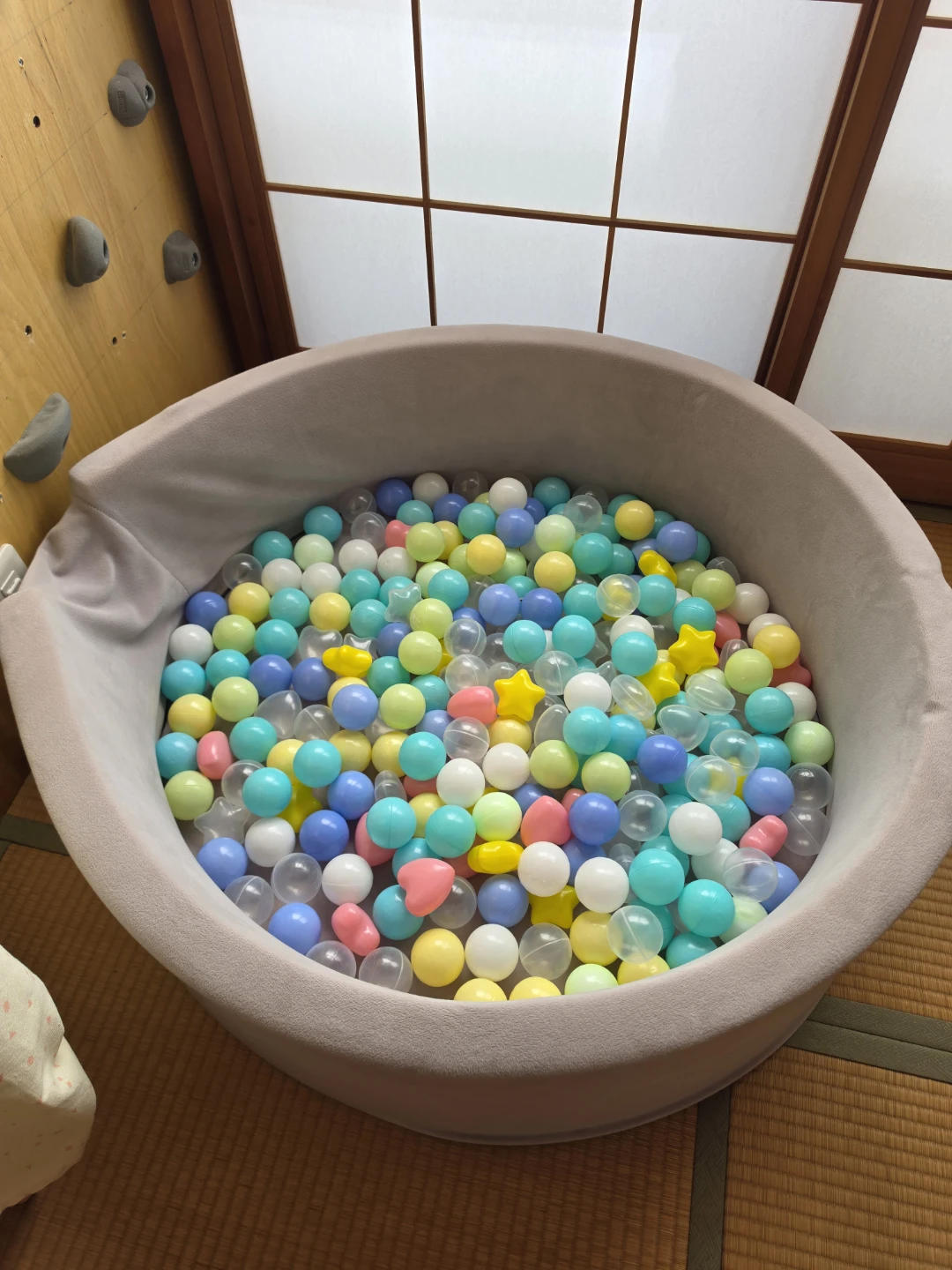 ボールプール 円形 グレー カラーボール付きの写真2枚目