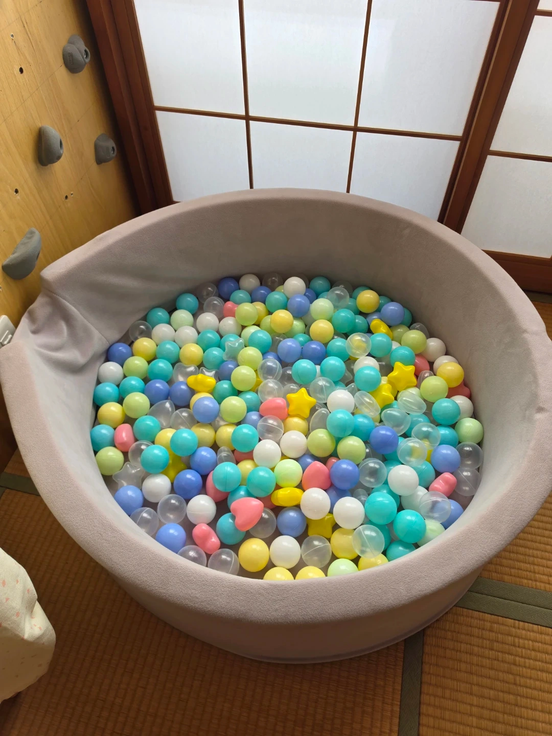 ボールプール 円形 グレー カラーボール付きの写真2枚目