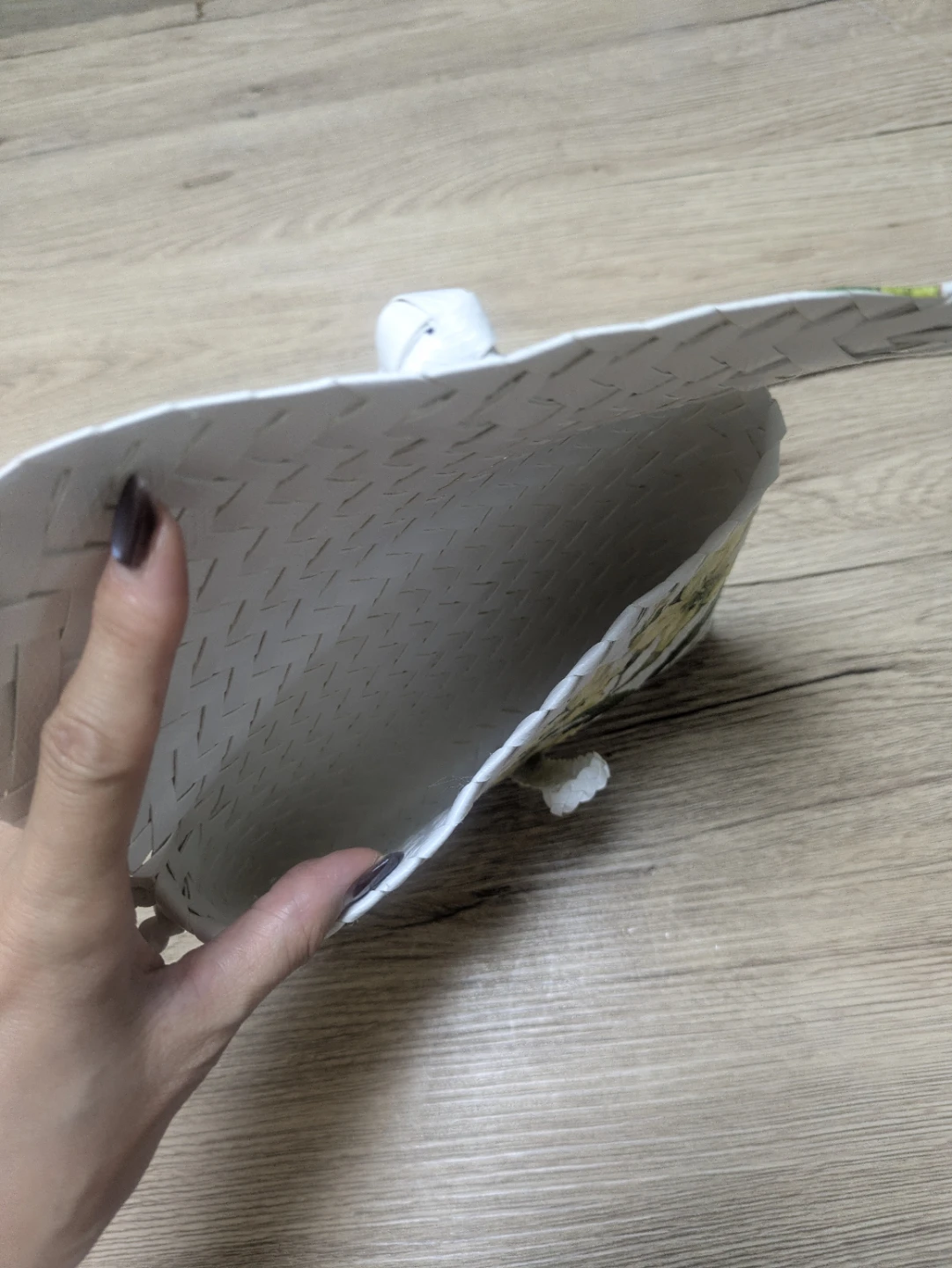 《本日お渡し可能‼️》プナンバッグ デコパージュ クラッチバッグ  ハンドメイド 花柄の写真3枚目