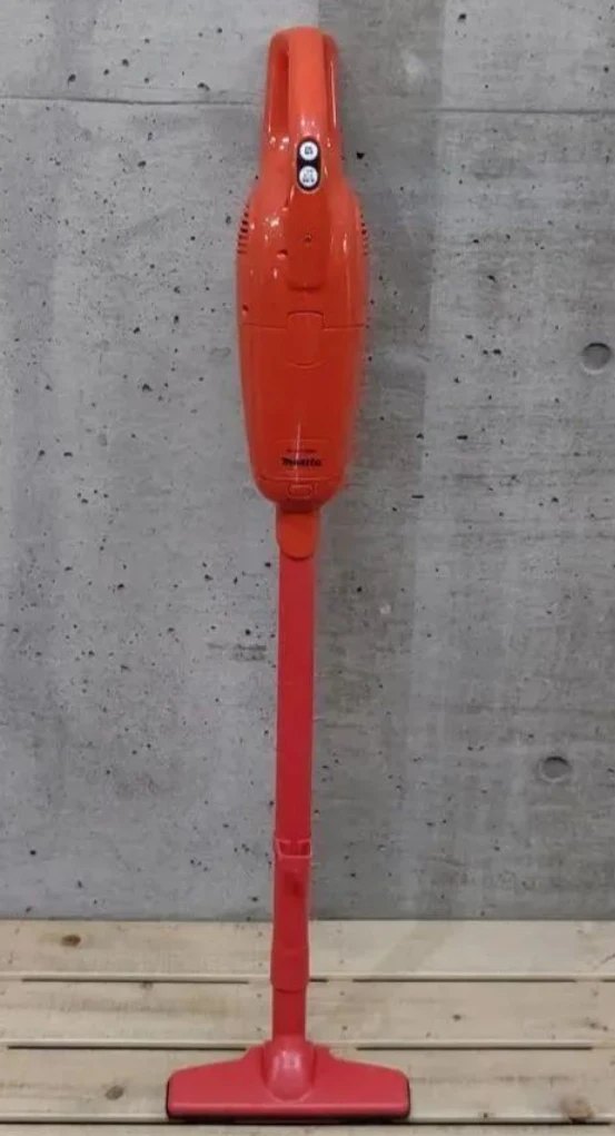 マキタ コードレス掃除機 オレンジ　パック1付き